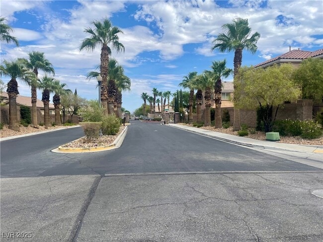 7412 Bedford Pine Ct in Las Vegas, NV - Building Photo - Building Photo