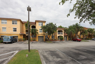 La Via Condominiums in Pembroke Pines, FL - Building Photo - Building Photo