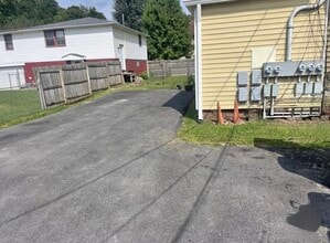 118 Peters Run Rd, Unit Apt 1 in Wheeling, WV - Building Photo - Building Photo