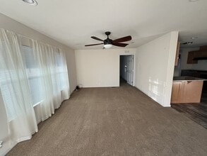 16340 Sycamore Ave in Patterson, CA - Building Photo - Building Photo