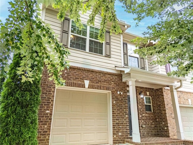 property at 2708 Morgan Glen Rd NE