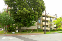 1501 Ralston Ave in Burlingame, CA - Foto de edificio - Building Photo