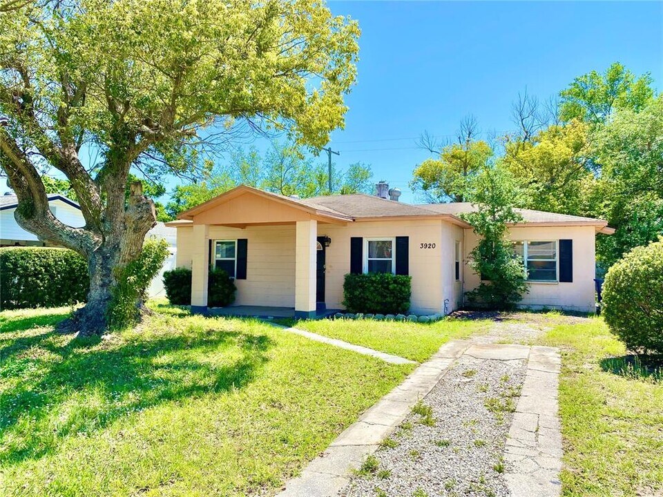 3920 W Pine St in Tampa, FL - Building Photo