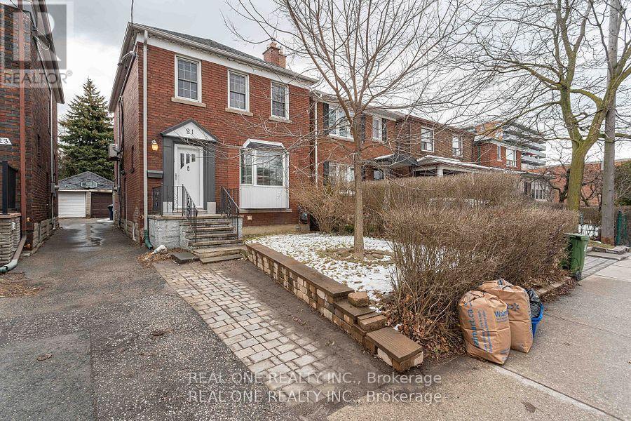 21 Marlee Ave in Toronto, ON - Building Photo