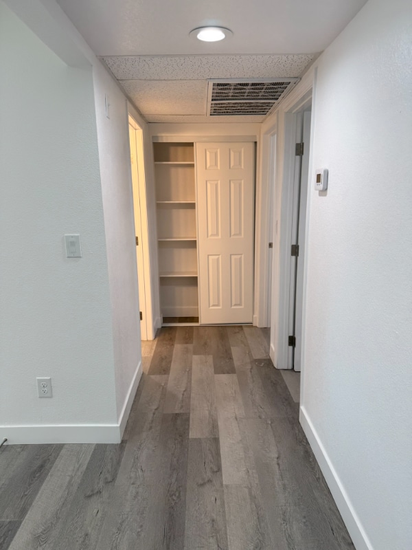 1750 Karen Ave in Las Vegas, NV - Building Photo - Building Photo
