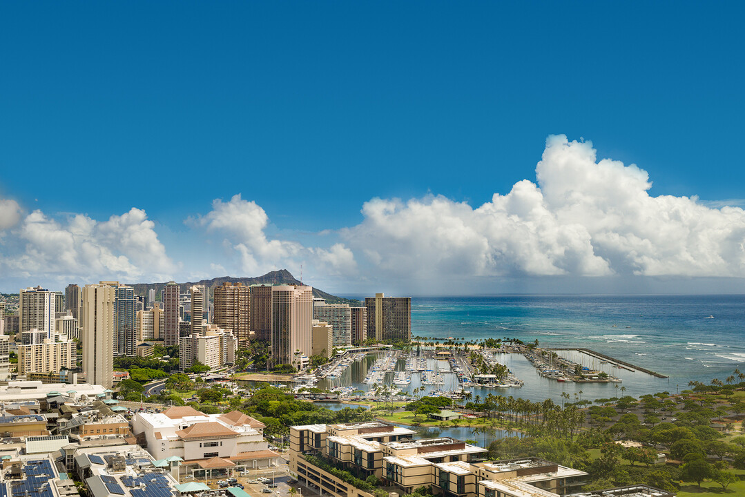 88 Piikoi St in Honolulu, HI - Building Photo