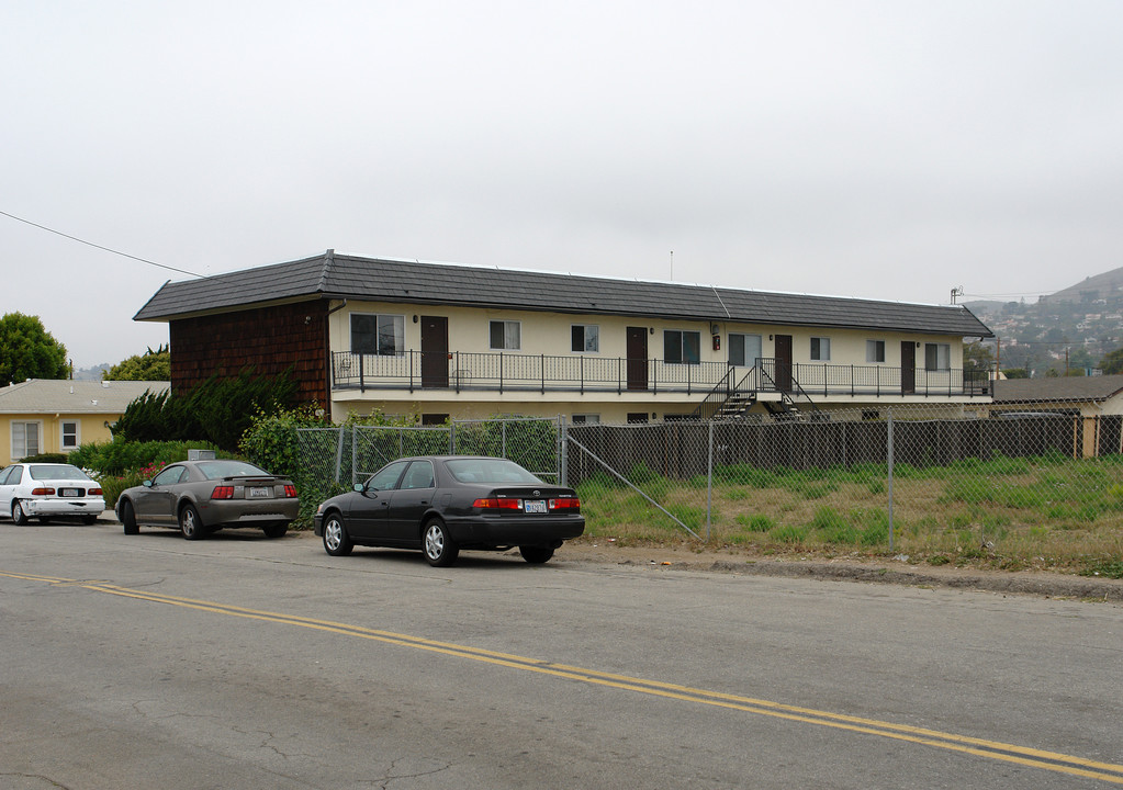 1881-1891 E Ocean Ave in Ventura, CA - Building Photo