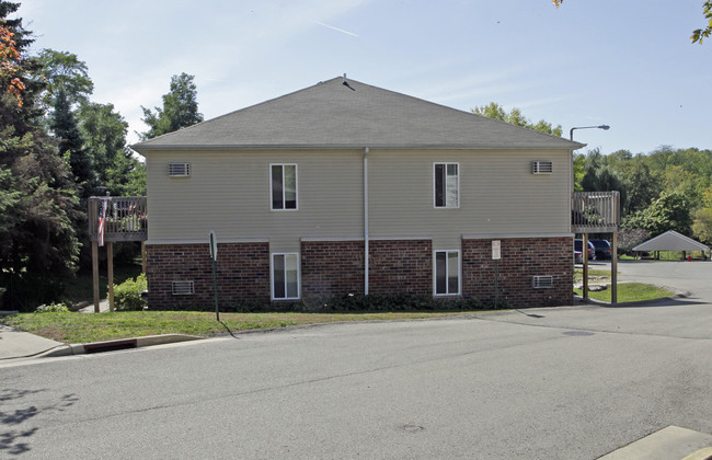 Pebblebrook Apartments in Genoa City, WI - Building Photo - Building Photo