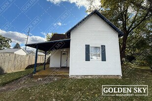1009 W Memorial Dr in Muncie, IN - Building Photo