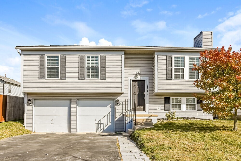 794 Wallinger Dr in Galloway, OH - Building Photo