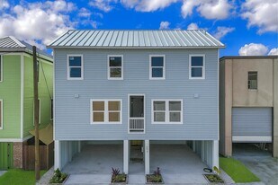 2005 Sealy Ave in Galveston, TX - Building Photo