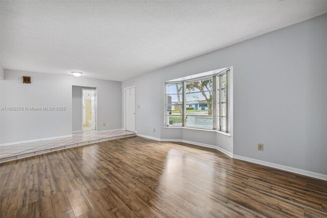 9431 NW 23rd St in Pembroke Pines, FL - Building Photo - Building Photo