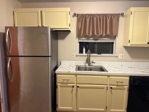309 High Path Rd in Windsor, CT - Building Photo - Building Photo