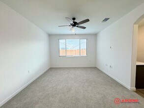 7517 Lemon Mdw Pl in Bakersfield, CA - Building Photo - Building Photo