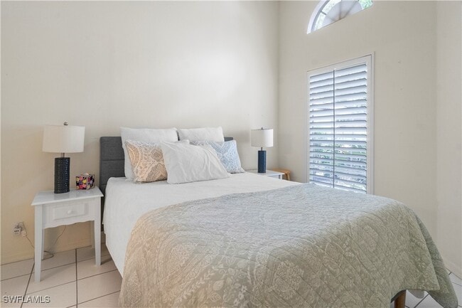 348 Carinosa Ct in Naples, FL - Building Photo - Building Photo