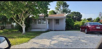 4397 Tellin Ave in West Palm Beach, FL - Building Photo