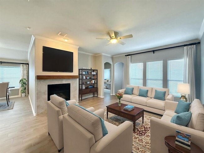 6111 Gloucester Dr in Aubrey, TX - Building Photo - Building Photo