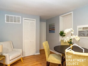 3729 N Clifton Ave, Unit 1 in Chicago, IL - Foto de edificio - Building Photo