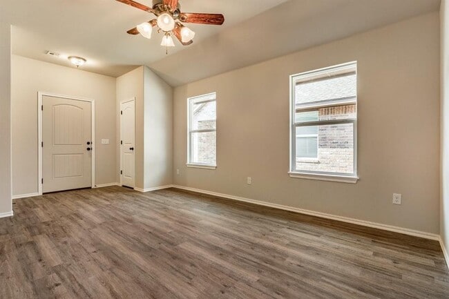 320 Chalk Hill Ct in Edmond, OK - Building Photo - Building Photo