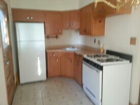 2390 S 92nd St, Unit #3 in West Allis, WI - Building Photo