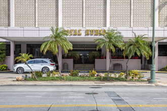 Royal Kuhio in Honolulu, HI - Building Photo - Building Photo