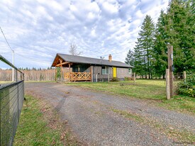 41441 SE Kitzmiller Road in Sandy, OR - Building Photo