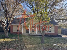 6440 Lynnfield Rd in Horn Lake, MS - Building Photo