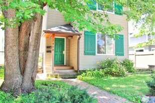 1408 Monroe St NE, Unit 1