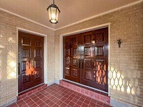 2504 Clark Blvd in Laredo, TX - Building Photo - Building Photo