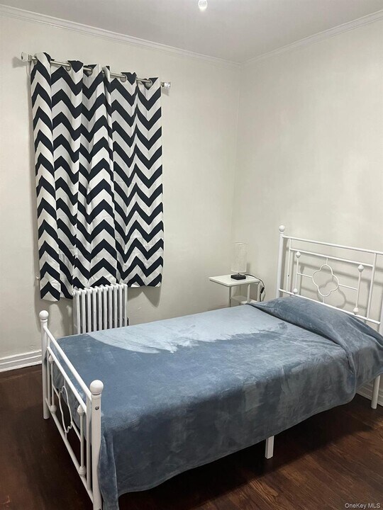 168-04 Foch Blvd in Queens, NY - Building Photo