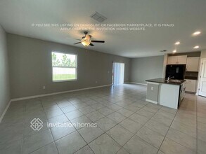 15618 Greenleaf Bay St in Sun City Center, FL - Building Photo - Building Photo