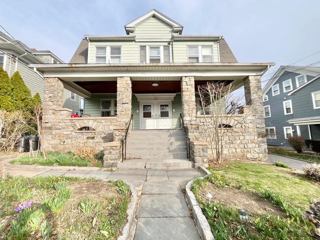 property at 39 Bayview Ave