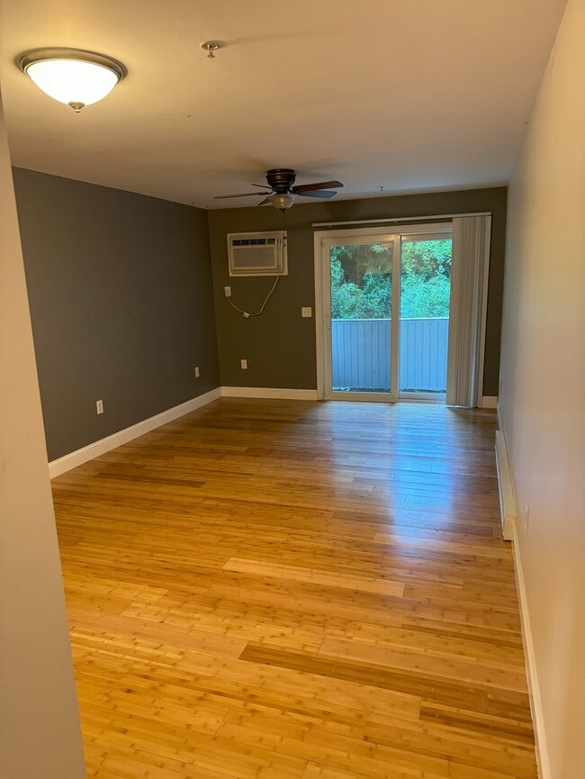 92 Eastern Ave, Unit 1O2