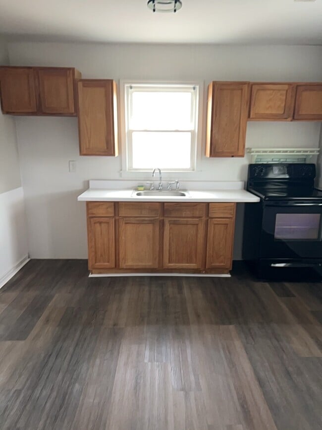 300 E Parkview Dr in Hopkinsville, KY - Building Photo - Building Photo