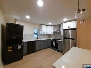 213 Elm Ave in Teaneck, NJ - Building Photo - Building Photo