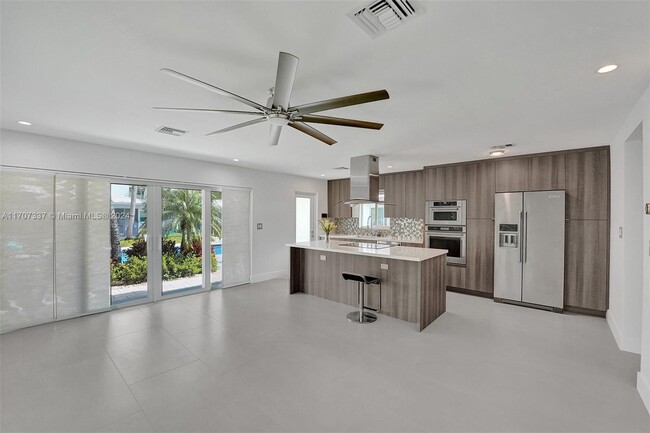 2706 NE 32nd Ave in Fort Lauderdale, FL - Building Photo - Building Photo