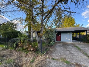 1105 W 27th Ave in Eugene, OR - Building Photo - Building Photo