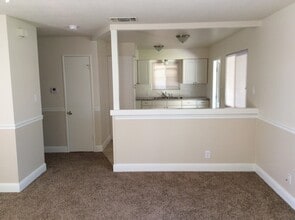 2428 W Garland Ave in Fresno, CA - Building Photo - Building Photo