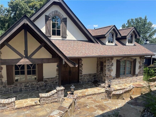 property at 2115 Kemp Dr