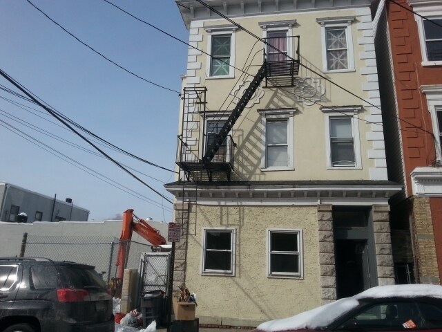 17 S Bond St in Mount Vernon, NY - Building Photo