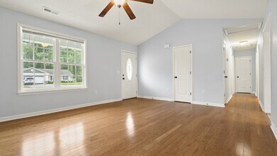 105 Hawsboro Ct in Jacksonville, NC - Building Photo - Building Photo