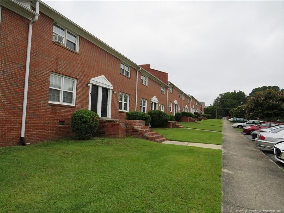 1917 King George Dr in Fayetteville, NC - Building Photo