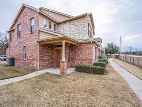 2746 Denali Park Dr in Grand Prairie, TX - Building Photo - Building Photo