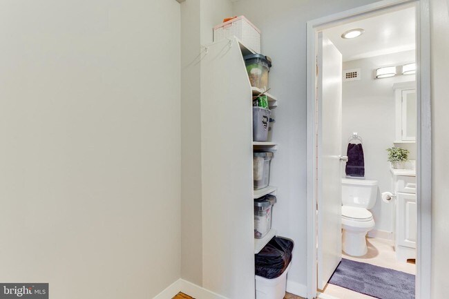 1200 N Nash St-Unit -202 in Arlington, VA - Building Photo - Building Photo