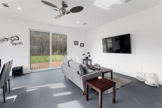 7001 Ranch Rd 2222 in Austin, TX - Building Photo - Building Photo