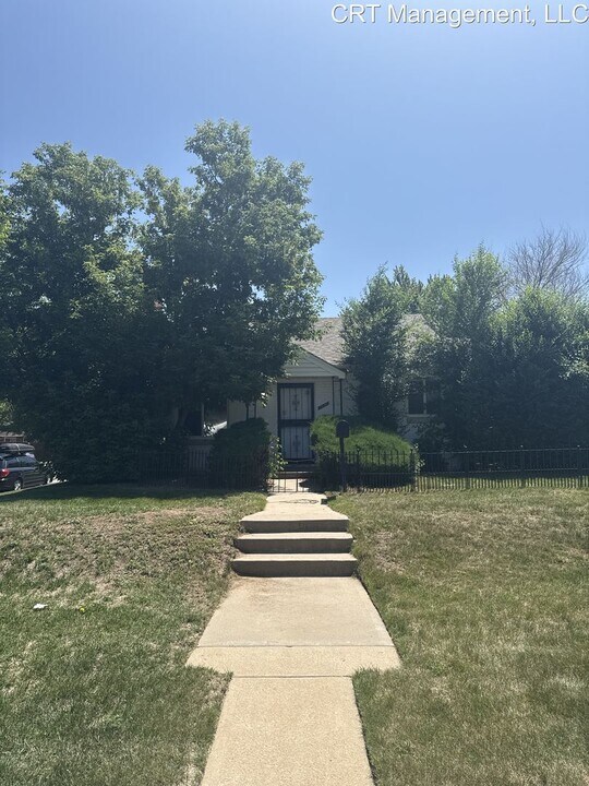 1590 Syracuse St in Denver, CO - Building Photo
