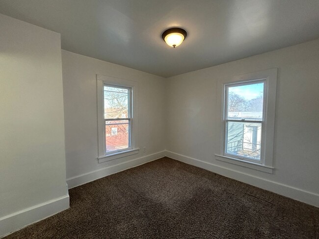 1608 E 12th St in Davenport, IA - Building Photo - Building Photo