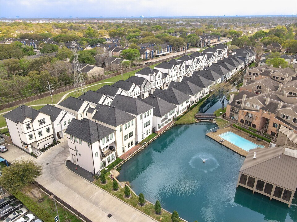 1931 Pueblo Nuevo Path in Houston, TX - Foto de edificio