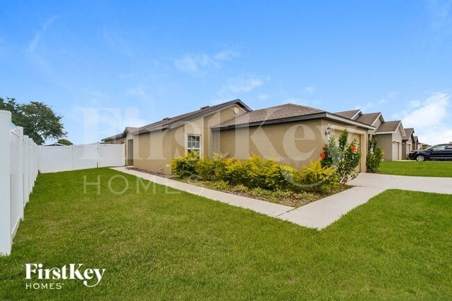 437 Kensington View Dr in Winter Haven, FL - Foto de edificio - Building Photo