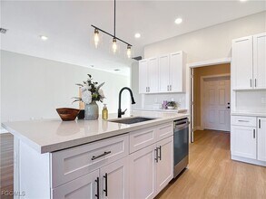 5006 S Peachtree Cir in La Belle, FL - Building Photo - Building Photo